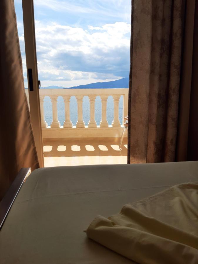 Bed and Breakfast Rock Star-Pllakat Saranda Zewnętrze zdjęcie
